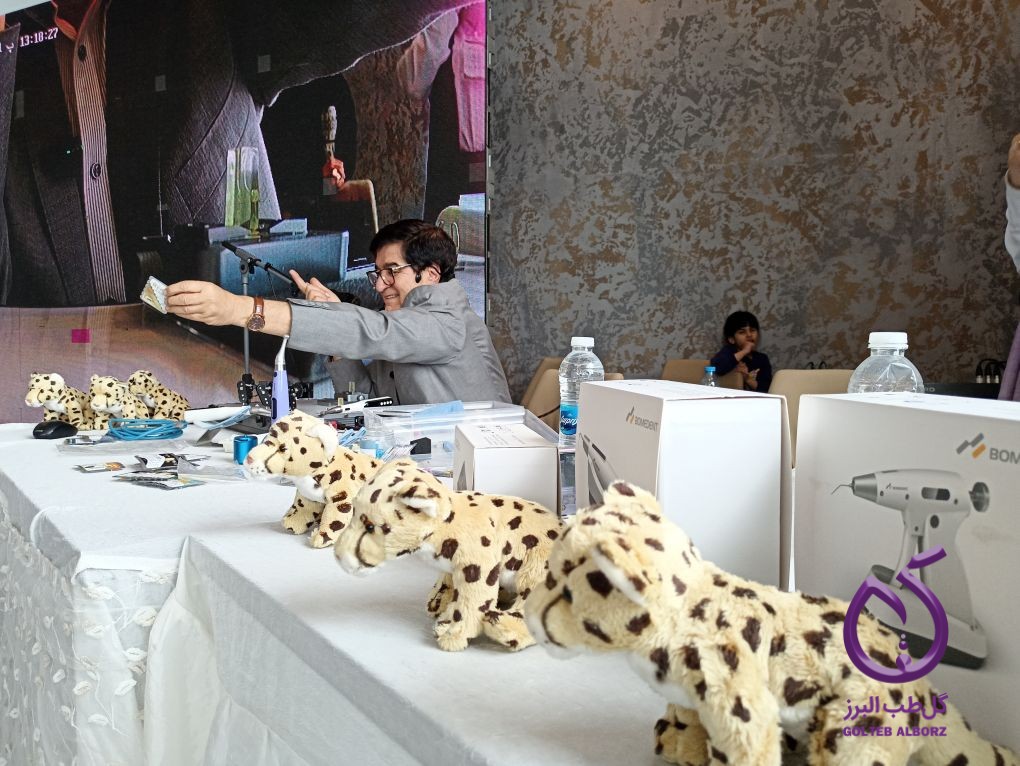 دکتر اثنی عشری متخصص درمان ریشه و استاد گروه اندو دانشگاه شهید بهشتی